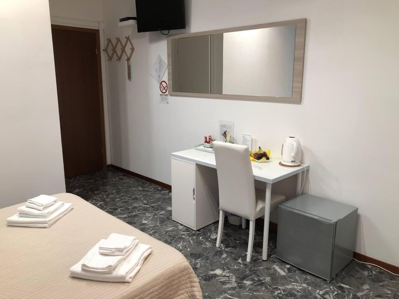 Maxim Rooms Roma Exterior foto